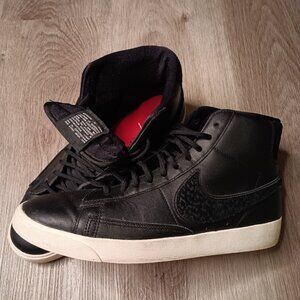Nike Swoosh